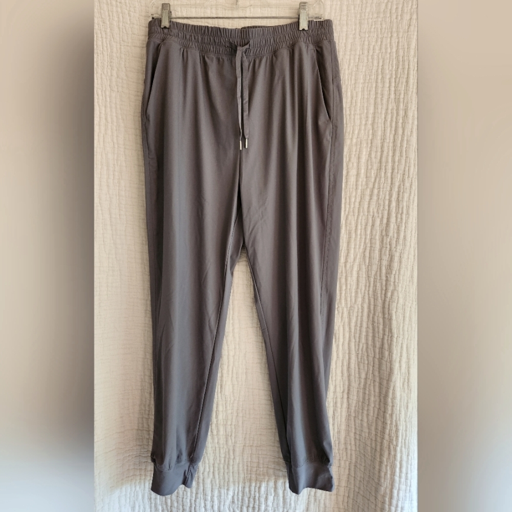 Old Navy High-Rise Sleektech Jogger Size Medium